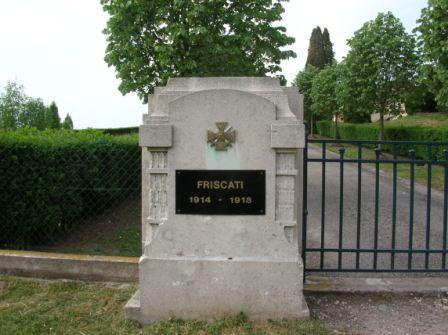 Entrée du cimetière de Friscati - 32.1 ko