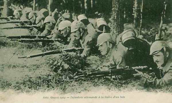 Infanterie allemande à la lisière d’un bois - 34 ko