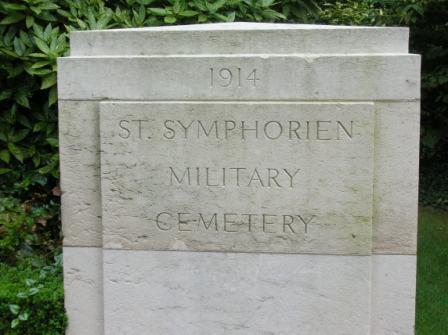 Saint-Symphorien : cimetière militaire - 26.5 ko Saint-Symphorien : cimetière militaire - 26.5 ko