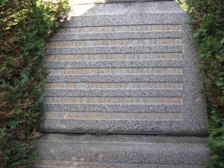 Arsimont - Monument du 10e corps darmée français - détail - 35.8 ko